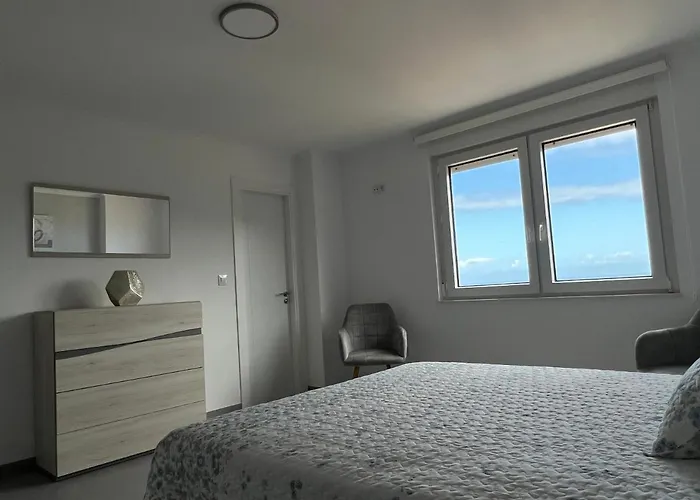Apartamentos Maria De Lucia- Atico